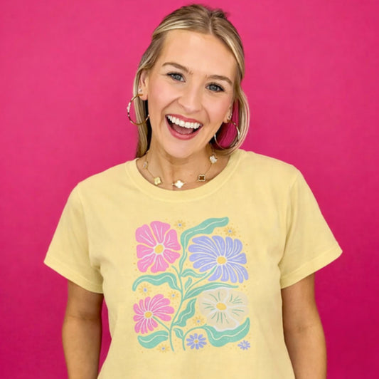Retro Floral Cropped Tee – Pastel Yellow Vintage Flower Graphic Shirt, Cute Spring Aesthetic T-Shirt for Women